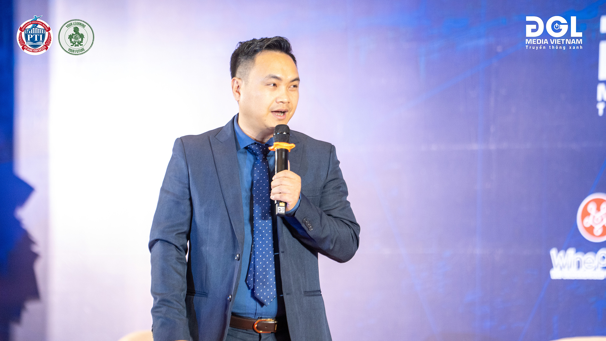 Ông ĐẶNG TÚ talk tại hội thảo “VƯỢT THÁCH THỨC & ĐÓN VẬN HỘI” của PTI năm 2025